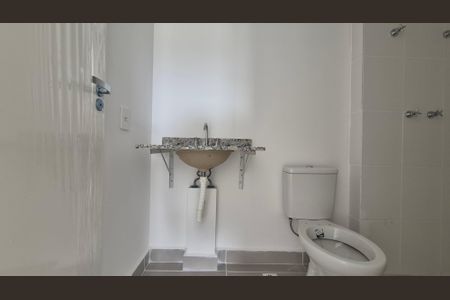 Apartamento à venda com 70m², 2 quartos e 2 vagasBanheiro da suíte