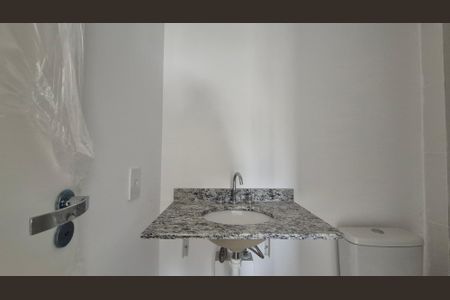 Apartamento à venda com 68m², 2 quartos e 2 vagasBanheiro da Suíte