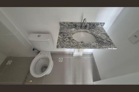 Apartamento à venda com 70m², 2 quartos e 2 vagasBanheiro da suíte