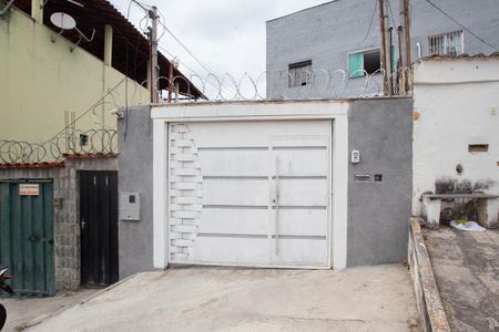 Casa à venda com 127m², 3 quartos e 2 vagas Casa à venda com 127m², 3 quartos e 2 vagasFachada