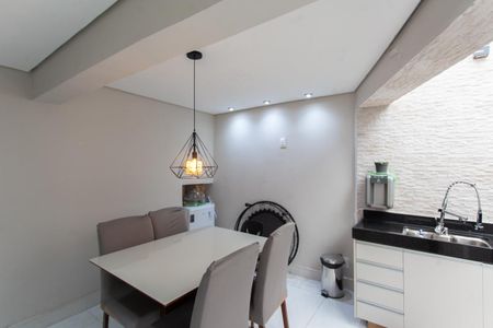 Casa à venda com 127m², 3 quartos e 2 vagas Casa à venda com 127m², 3 quartos e 2 vagasEspaço Gourmet