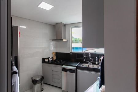 Casa à venda com 127m², 3 quartos e 2 vagas Casa à venda com 127m², 3 quartos e 2 vagasCozinha