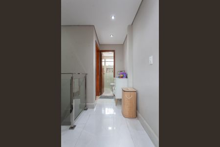 Casa à venda com 127m², 3 quartos e 2 vagas Casa à venda com 127m², 3 quartos e 2 vagasCorredor