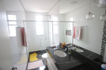 Apartamento à venda com 128m², 4 quartos e 3 vagasBanheiro da Suíte