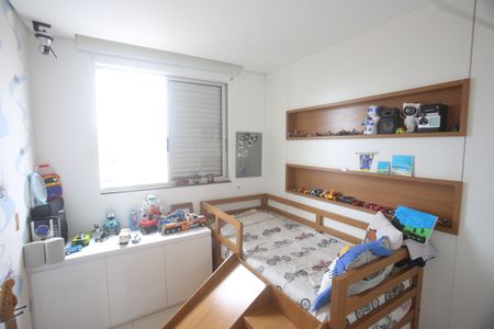 Apartamento à venda com 128m², 4 quartos e 3 vagasQuarto 2