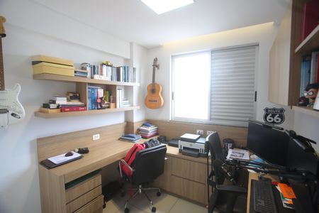 Apartamento à venda com 128m², 4 quartos e 3 vagasQuarto