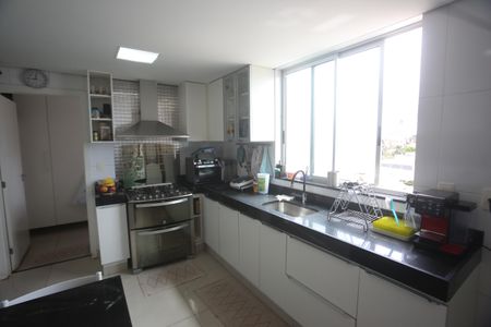 Apartamento à venda com 128m², 4 quartos e 3 vagasCozinha