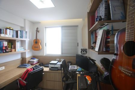 Apartamento à venda com 128m², 4 quartos e 3 vagasQuarto