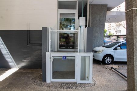 Apartamento à venda com 98m², 3 quartos e 1 vaga Apartamento à venda com 98m², 3 quartos e 1 vagaÁrea comum