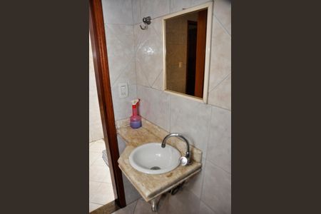 Casa à venda com 168m², 4 quartos e 4 vagasBanheiro de Serviço