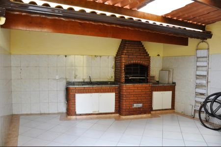Casa à venda com 168m², 4 quartos e 4 vagasQuintal