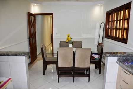 Casa à venda com 168m², 4 quartos e 4 vagasCopa