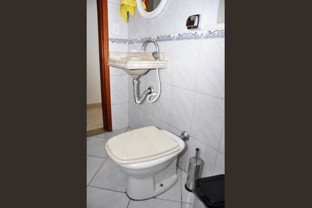 Casa à venda com 168m², 4 quartos e 4 vagasLavabo