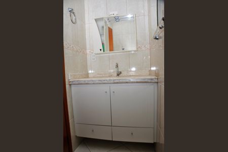 Casa à venda com 168m², 4 quartos e 4 vagasBanheiro 