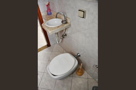 Casa à venda com 168m², 4 quartos e 4 vagasBanheiro de Serviço