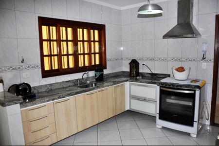 Casa à venda com 168m², 4 quartos e 4 vagasCozinha