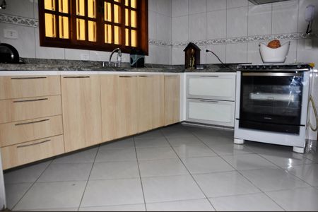 Casa à venda com 168m², 4 quartos e 4 vagasCozinha