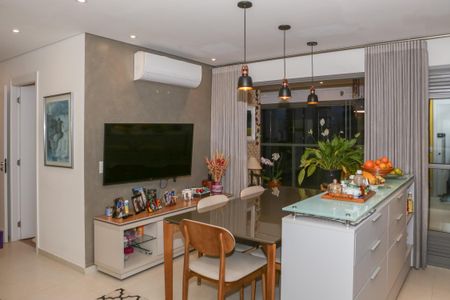 Apartamento à venda com 69m², 2 quartos e 3 vagas Apartamento à venda com 69m², 2 quartos e 3 vagasSala