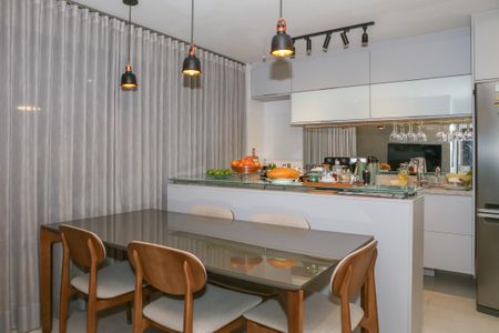 Apartamento à venda com 69m², 2 quartos e 3 vagas Apartamento à venda com 69m², 2 quartos e 3 vagasSala