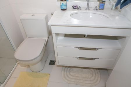 Apartamento à venda com 69m², 2 quartos e 3 vagas Apartamento à venda com 69m², 2 quartos e 3 vagasBanheiro Social