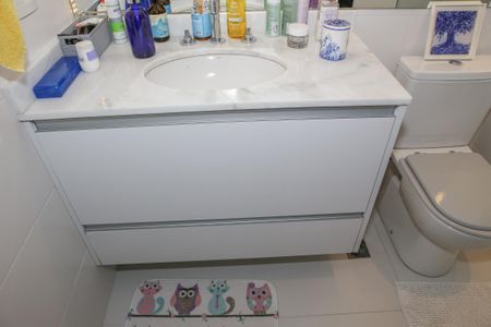 Apartamento à venda com 69m², 2 quartos e 3 vagas Apartamento à venda com 69m², 2 quartos e 3 vagasBanheiro da Suíte