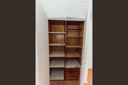 Apartamento à venda com 38m², 1 quarto e 1 vagaFoto 03