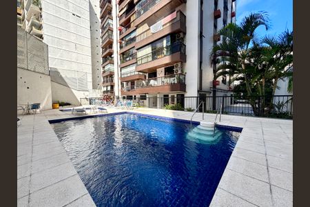 Apartamento à venda com 95m², 2 quartos e 1 vagaÁrea comum - piscinas