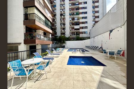 Apartamento à venda com 95m², 2 quartos e 1 vagaÁrea comum - piscinas