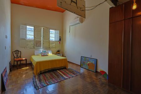 Casa à venda com 200m², 3 quartos e 2 vagas Casa à venda com 200m², 3 quartos e 2 vagasSuíte