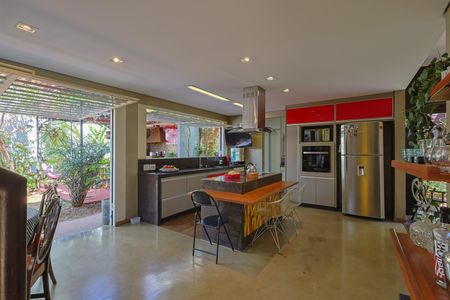 Casa à venda com 200m², 3 quartos e 2 vagas Casa à venda com 200m², 3 quartos e 2 vagasCozinha