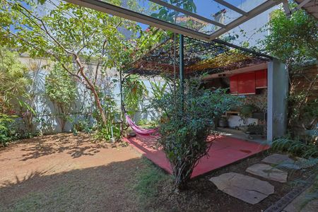 Casa à venda com 200m², 3 quartos e 2 vagas Casa à venda com 200m², 3 quartos e 2 vagasQuintal