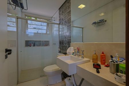 Casa à venda com 200m², 3 quartos e 2 vagas Casa à venda com 200m², 3 quartos e 2 vagasBanheiro