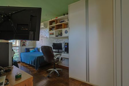 Casa à venda com 200m², 3 quartos e 2 vagas Casa à venda com 200m², 3 quartos e 2 vagasQuarto 1