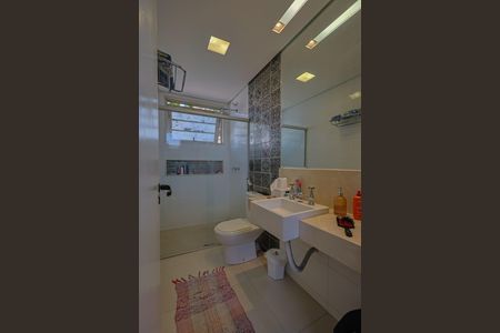 Casa à venda com 200m², 3 quartos e 2 vagas Casa à venda com 200m², 3 quartos e 2 vagasBanheiro