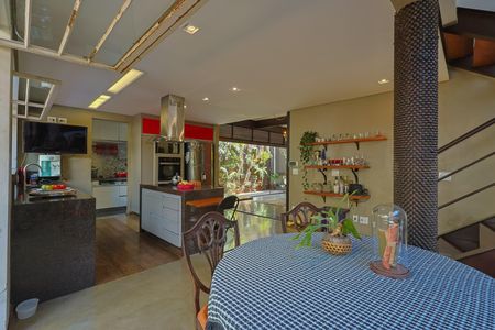 Casa à venda com 200m², 3 quartos e 2 vagas Casa à venda com 200m², 3 quartos e 2 vagasCozinha