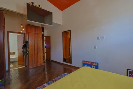 Casa à venda com 200m², 3 quartos e 2 vagas Casa à venda com 200m², 3 quartos e 2 vagasSuíte