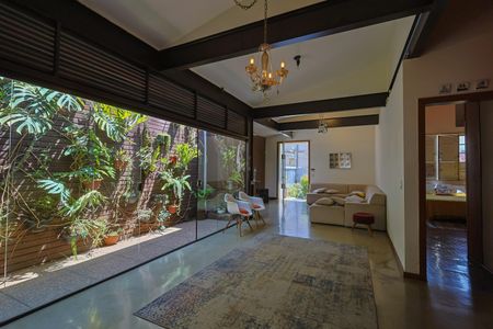 Casa à venda com 200m², 3 quartos e 2 vagas Casa à venda com 200m², 3 quartos e 2 vagasSala