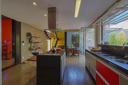 Casa à venda com 200m², 3 quartos e 2 vagas Casa à venda com 200m², 3 quartos e 2 vagasCozinha