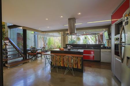 Casa à venda com 200m², 3 quartos e 2 vagas Casa à venda com 200m², 3 quartos e 2 vagasCozinha