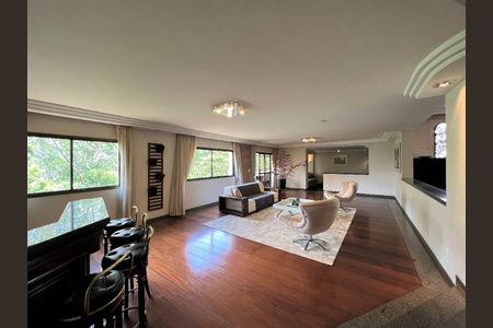 Apartamento para alugar com 4 quartos, 362m² em Vila Suzana, São Paulo
