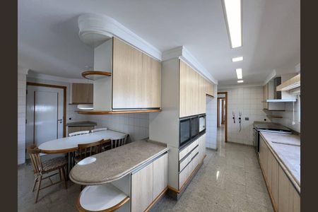 Apartamento à venda com 370m², 4 quartos e 5 vagas