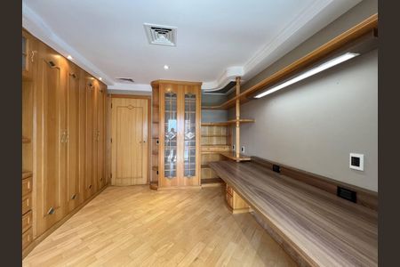 Apartamento à venda com 370m², 4 quartos e 5 vagas