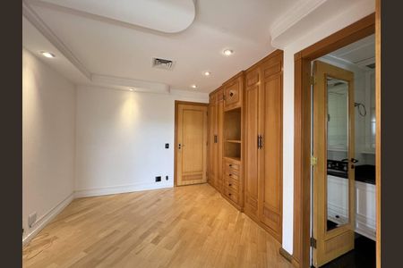 Apartamento à venda com 370m², 4 quartos e 5 vagas