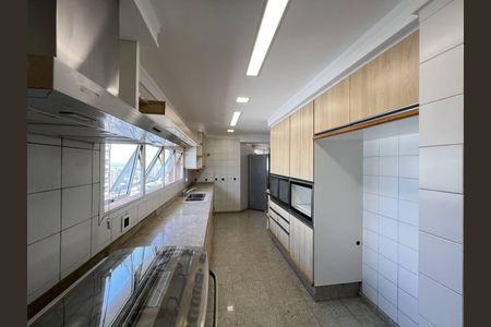 Apartamento à venda com 370m², 4 quartos e 5 vagas