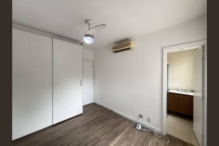 Apartamento à venda com 261m², 4 quartos e 4 vagas