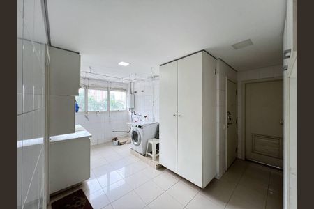 Apartamento à venda com 261m², 4 quartos e 4 vagas