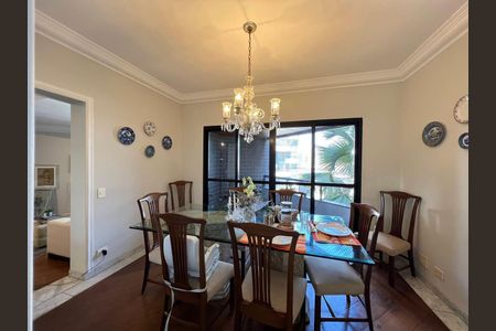 Apartamento à venda com 238m², 3 quartos e 4 vagas