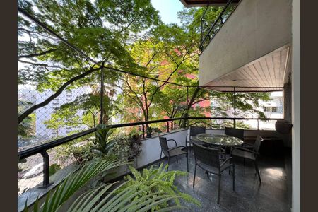 Apartamento à venda com 238m², 3 quartos e 4 vagas