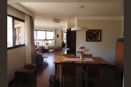 Apartamento à venda com 219m², 4 quartos e 4 vagas