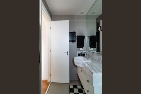 Apartamento à venda com 206m², 3 quartos e 3 vagasBanheiro da Suíte 2